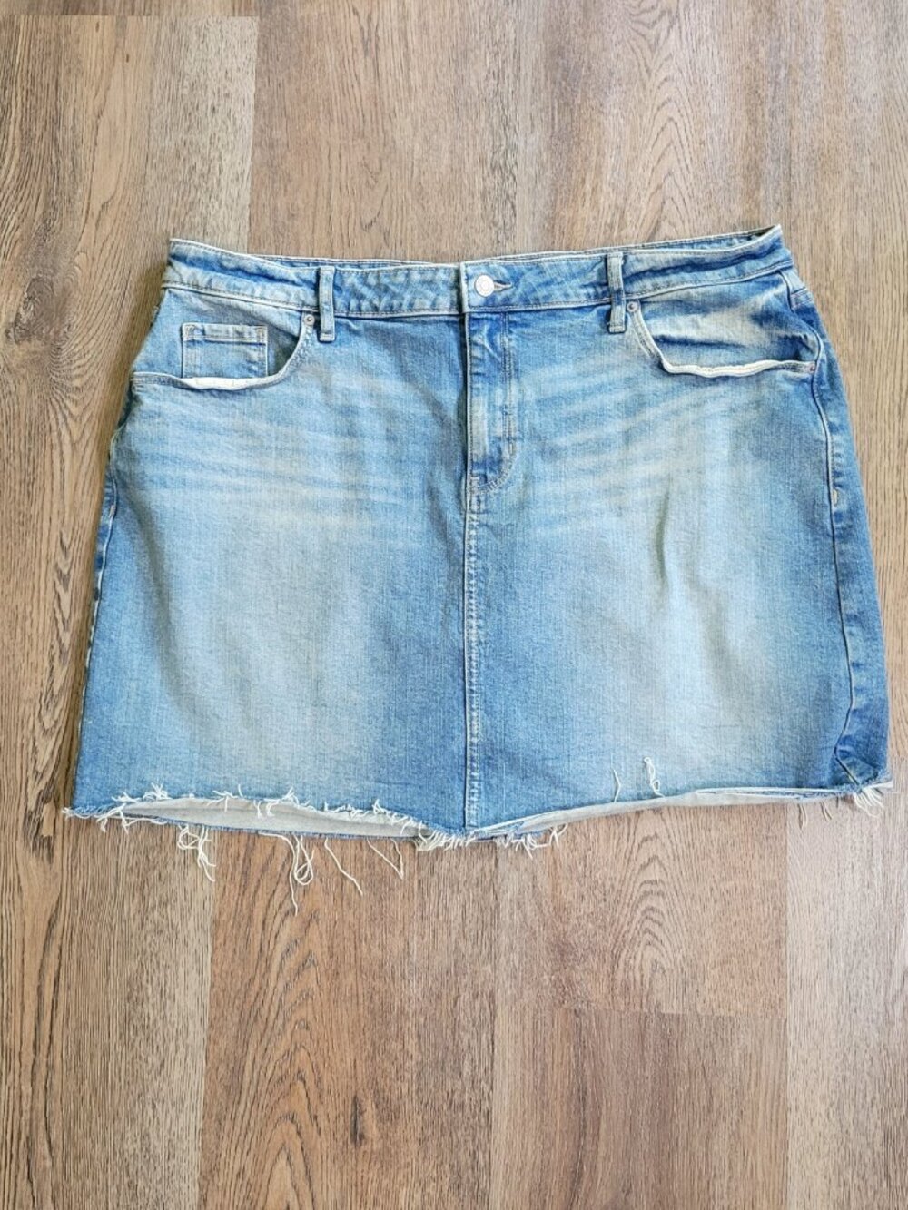Old Navy Denim Skirt Women's Size 18 Blue Jean Raw Hem Pockets Country Classic